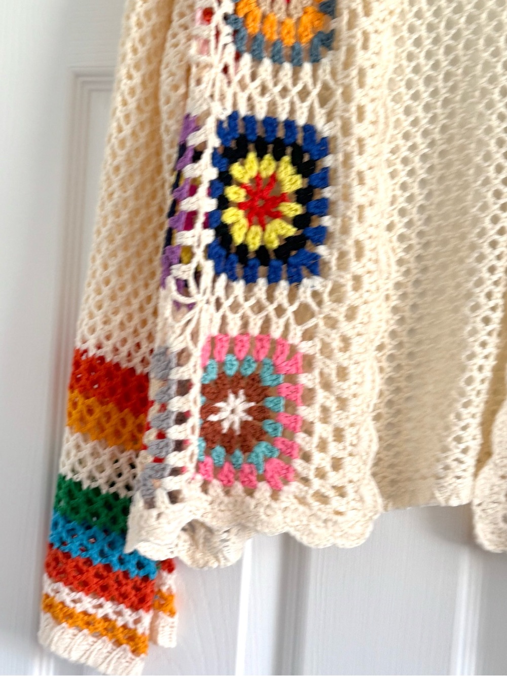 Cream Crochet Open Cardigan with Multicolor Granny Squares XL - Picture 4 of 6